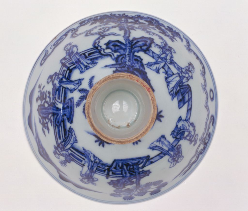 图片[2]-High foot bowl with blue and white figure pattern-China Archive